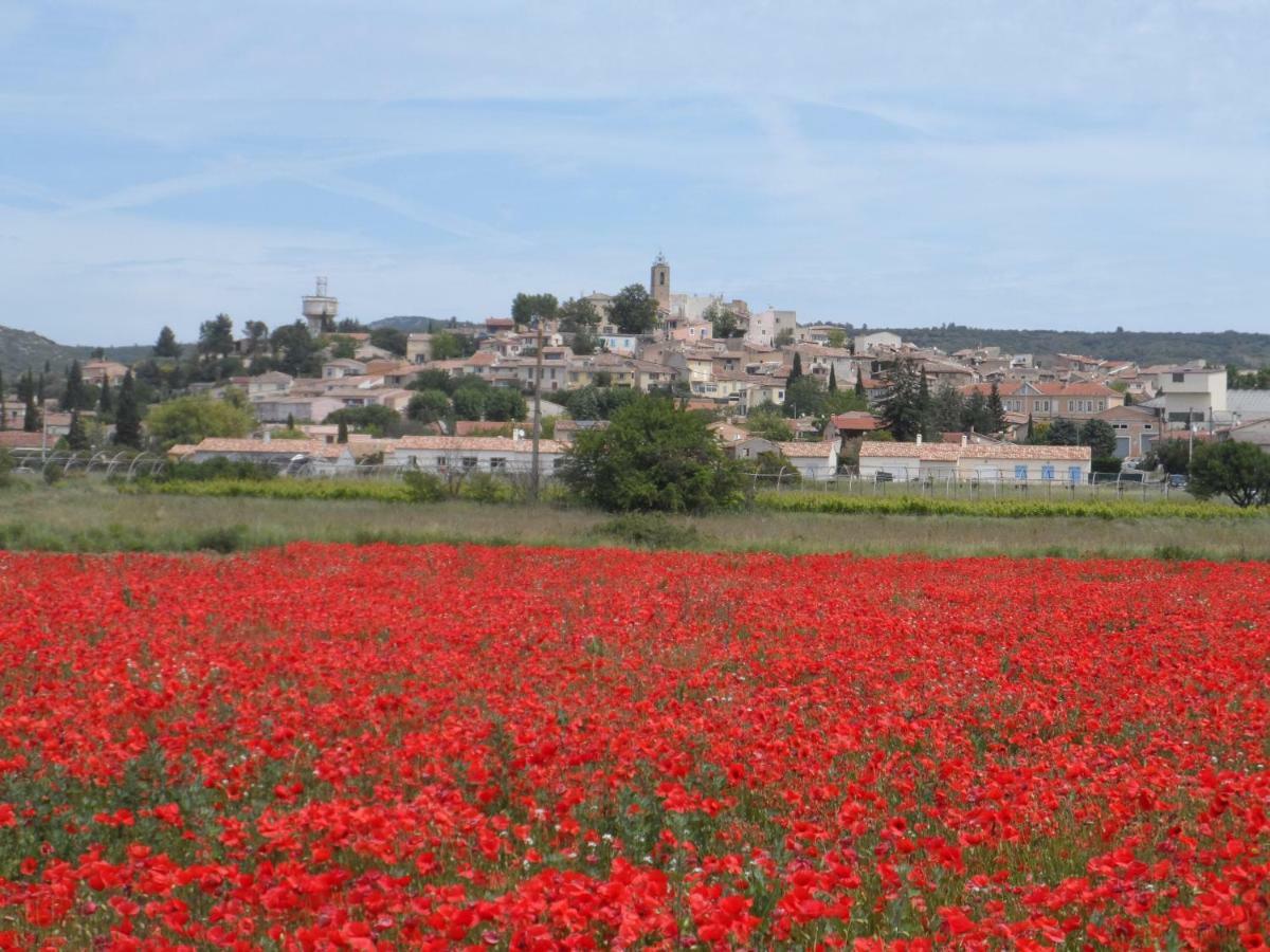 Place Du Chateau Pourrieres Buitenkant foto