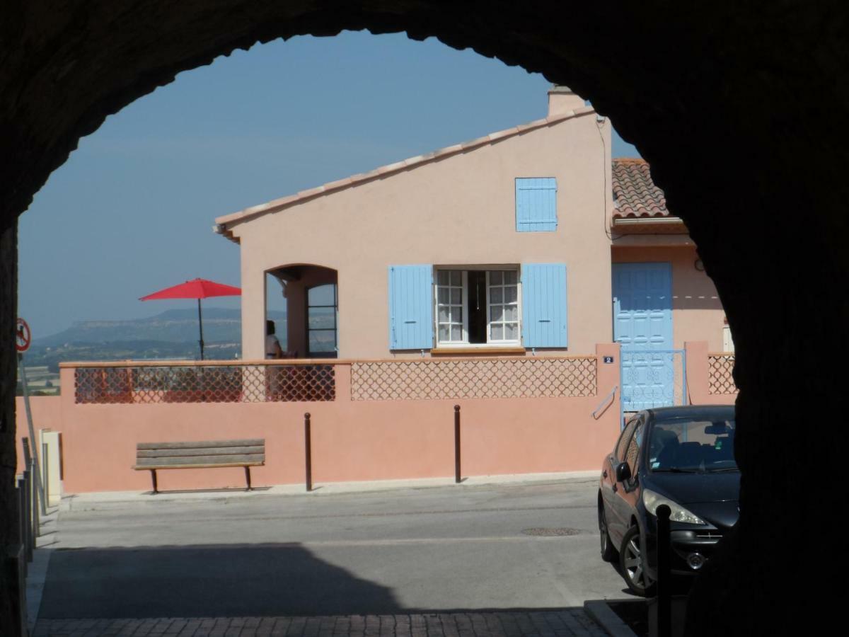 Place Du Chateau Pourrieres Buitenkant foto